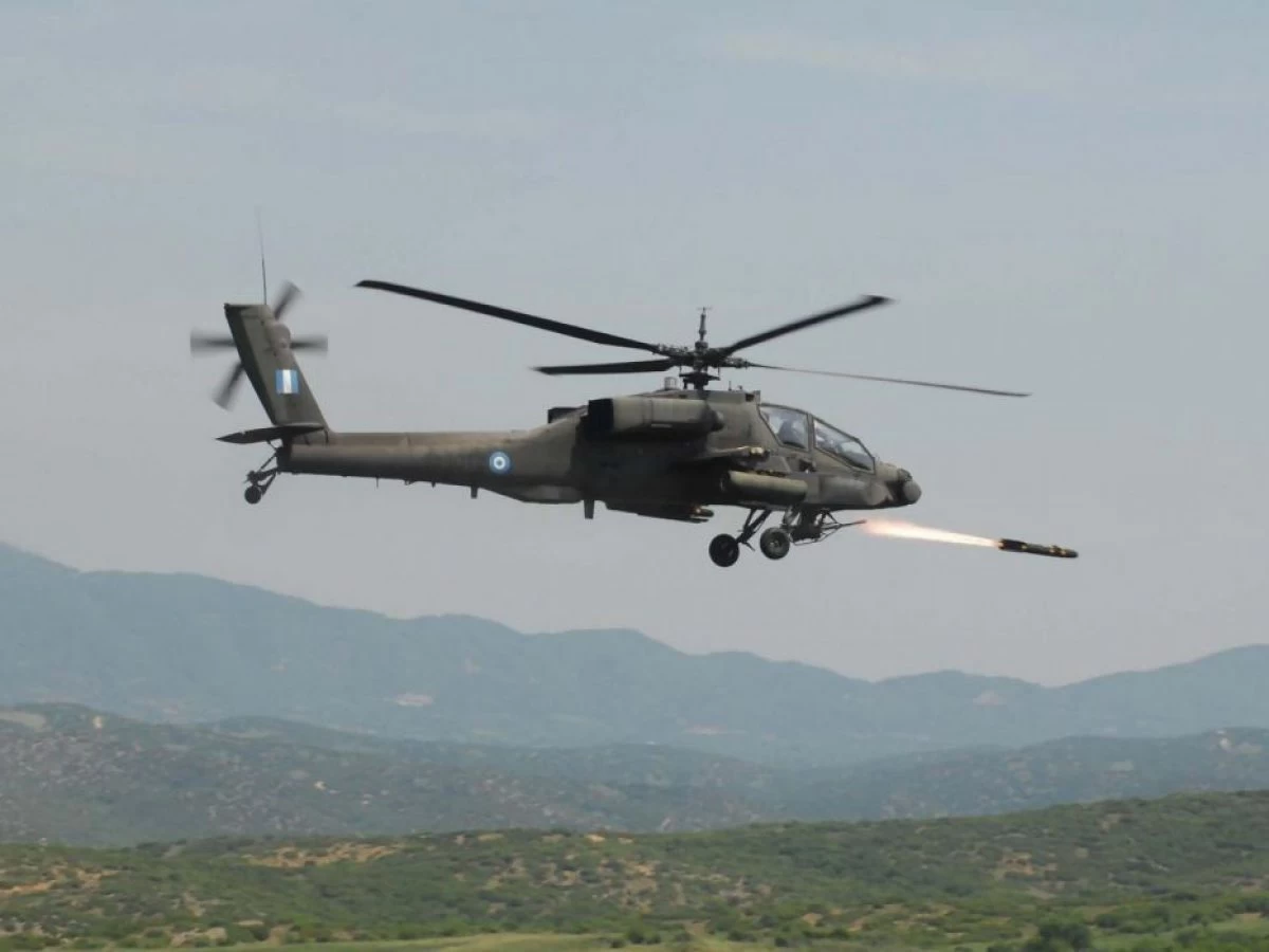Δύο ελικόπτερα Απάτσι AH-64A της Α.Σ πάνω από το νησί της Ρόδου (εικόνες)